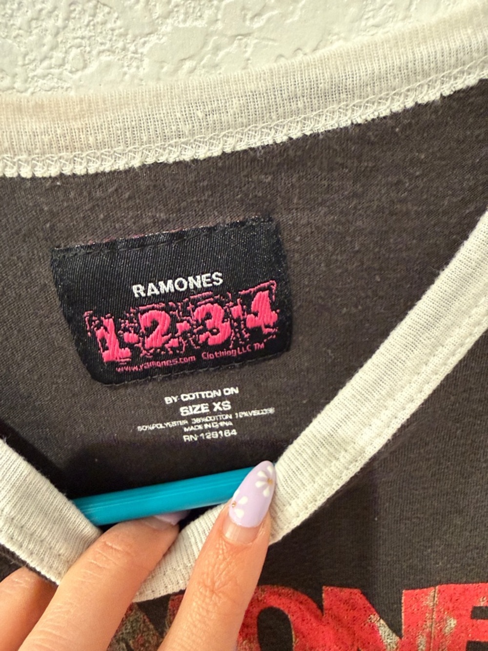 Cropped Black Graphic Ringer Tee - Picture 2 of 3